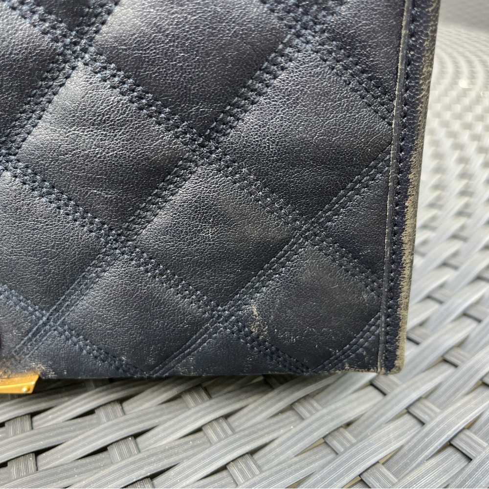 Saint Laurent  Quilted Leather Shoulder Bag in Navy with Gold YSL Logo - Picture 4 of 16